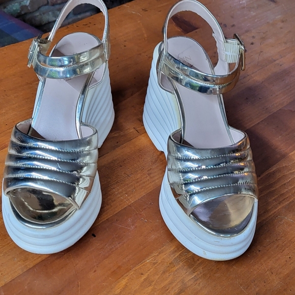 Zara Special Edition Gold Platform Sandals 37 - Picture 2 of 9